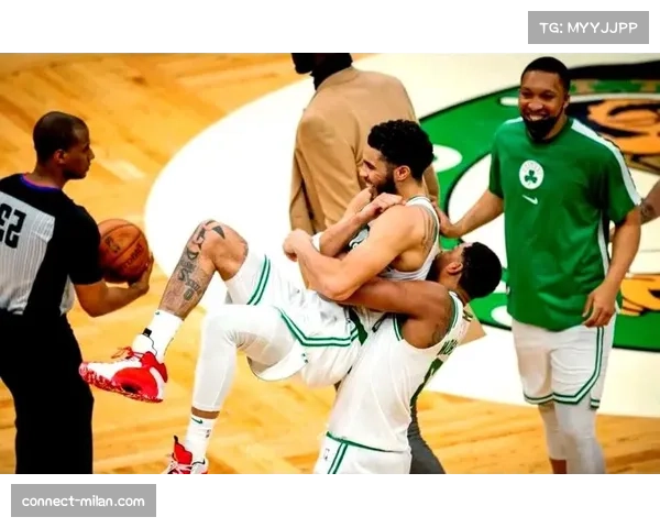 塔图姆复出关键攻防表现 凯尔特人主场险胜骑士